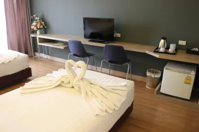 DLUXX THAMMASAT Hotels near Wat Phra Dhammakaya