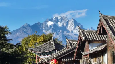 Golden Dragon's Mountain Glow Inn 리장/리강 사범고등전문학교-교육빌딩 주변 호텔