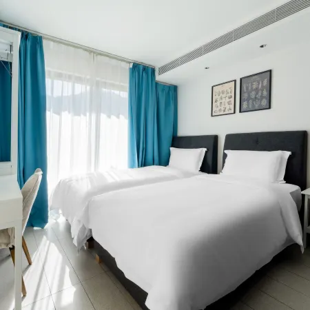 Midnight Grape Hotel