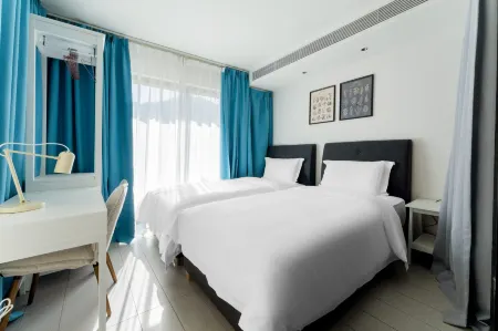 Midnight Grape Hotel