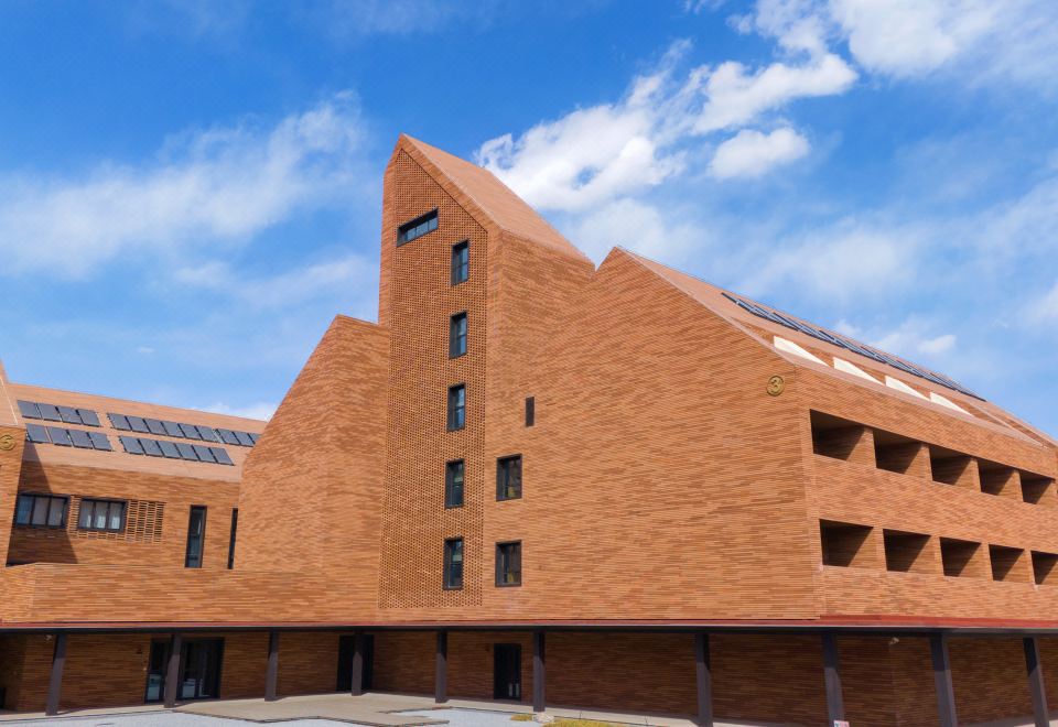 Tangshan Hotel - Housity