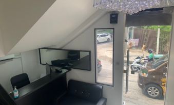 Thonglor Suites Hotel