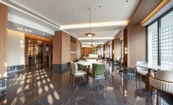 UrCove by Hyatt Tianjin West Railway Station Hotel