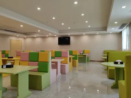 Vienna Hotel (Dongguan Zhangmutou) Отели рядом со станцией Zhangmutou Railway Station