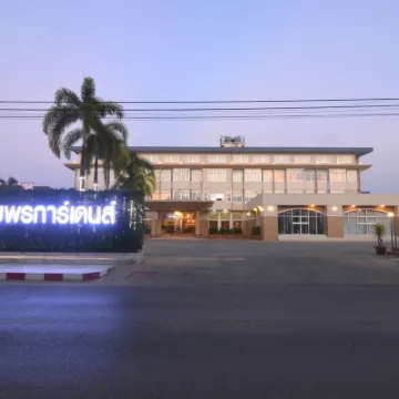 Chumphon Gardens Hotel Hotels near Ocean Shopping Center