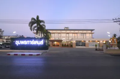 Chumphon Gardens Hotel Hotels near Wat Hua Thanon