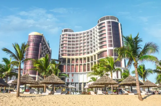 Holiday Beach Hotel Danang