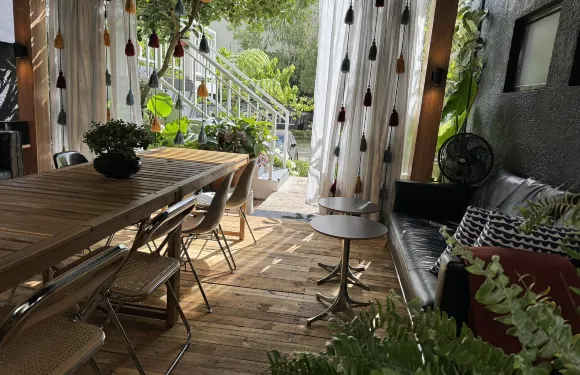 卡梅倫斯普萊斯由Cerilos酒店管理