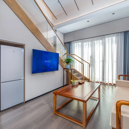 Weifeng Hotel (Xuchang Caowei Ancient City Fat Donglai Times Square Branch)