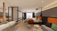 NATO.Walking in the Clouds    Hotel Các khách sạn ở 