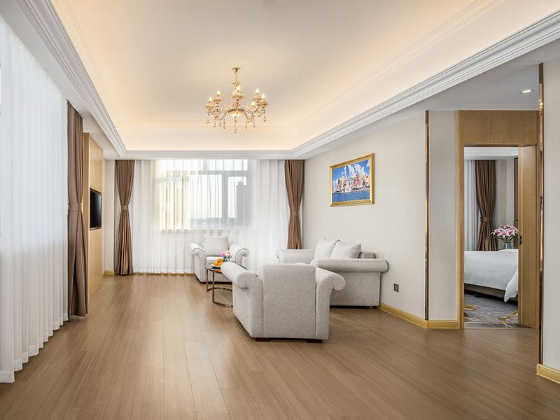 4. 비엔나 호텔 (..