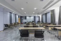 Starway Hotel (Yingshang Wuyue Plaza) Hotels in Yingshang