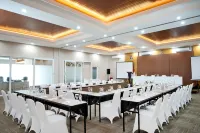 Front One Hotel Sragen فنادق في سراغين
