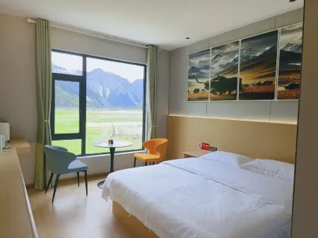 Lin Hu  JIu  DIan Отели рядом с достопримечательностью «Ranwu Lake International Self-Driving Campground»