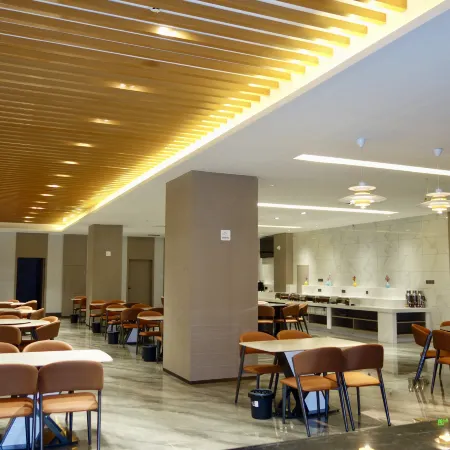 Junya Ritz Hotel Bayanbulak
