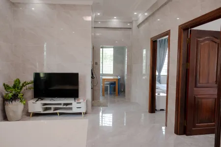 Island Homestay (Maoming China's First Beach Store) Отели рядом с достопримечательностью «Shuidong Bay»