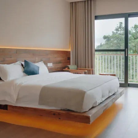 Pure Cloud Hotel