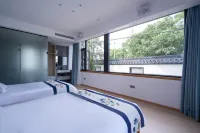 Elegant Abode of Hanging Stars
