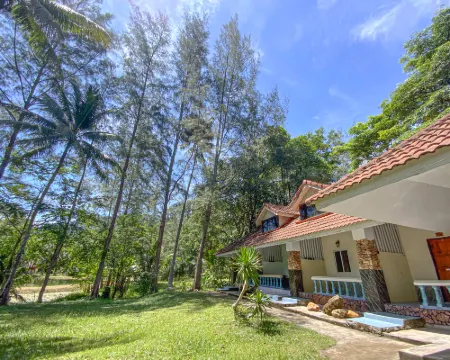 ระนองรีสอร์ท แอนด์ ลากูน่า โรงแรมในอำเภอ กะเปอร์