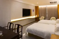 Huijing Grand Hotel Hotels in Huachi