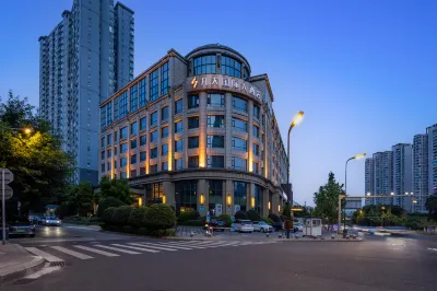 Skyline International Grand Hotel Hotels in South Railway Station/Tianfu Cade mall