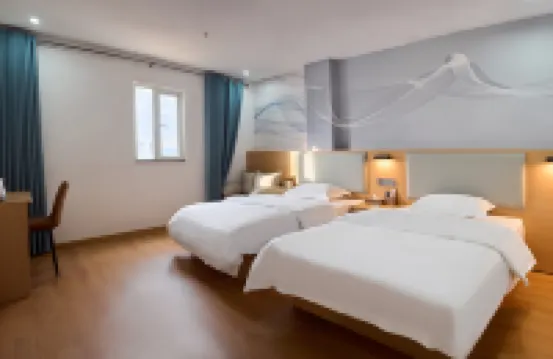 Meizhou Tianlan Hotel (Jiaying Ancient City) Hotel berhampiran Tianbogong Shanmen