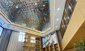 Longfeng Lake Zhouji Hotel