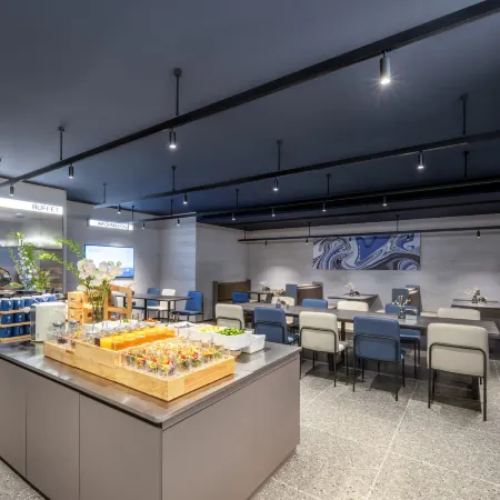 Atour Light Hotel Shanghai Bund Dashijie MetroStation (Great World) Отели рядом с достопримечательностью «Хуанпу»