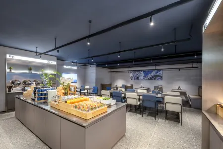 Atour Light Hotel Shanghai Bund Dashijie MetroStation (Great World) Отели рядом с достопримечательностью «Tangqiao Park (East Gate 2)»