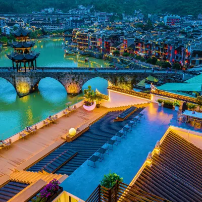Gui Lai Xi Qi Riverside Boutique Hotel (Zhenyuan Ancient Town) Hotels near Jixiang Temple