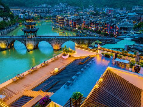 Gui Lai Xi Qi  Riverside Boutique Hotel (Zhenyuan Ancient Town)