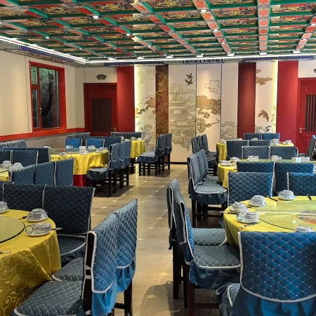 Xinbin Houjin Hotel