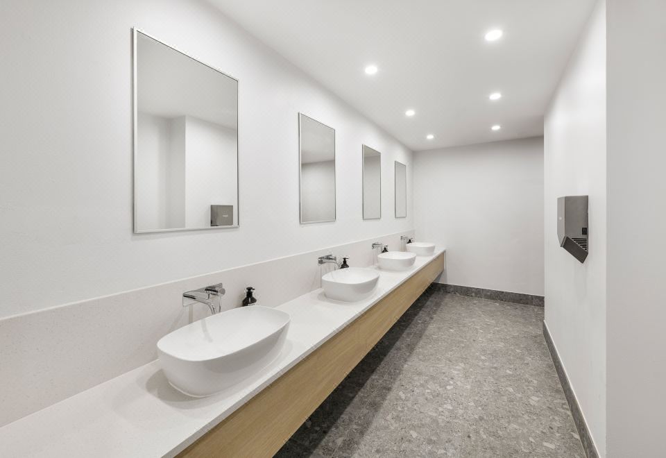 시드니 센트럴 YHA 근처의 센트럴역 전경