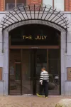 The July - Boat & Co Hotel dekat Claes Claeszoon Hofje