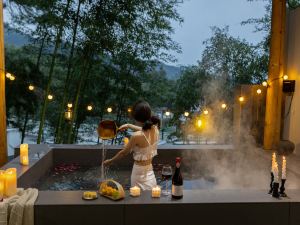 Anji Musiyu Hot Spring Resort Homestay (Longwangshan Drifting Zhejiang North Grand Canyon Branch)