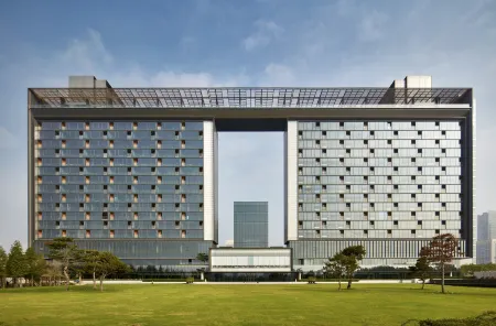 The Lalu Nanjing Отели рядом с достопримечательностью «Nanjing Qing'ao Center»