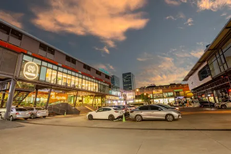 Hotel Z Zpaze Отели рядом с достопримечательностью «Wat Bung Thong Lang»