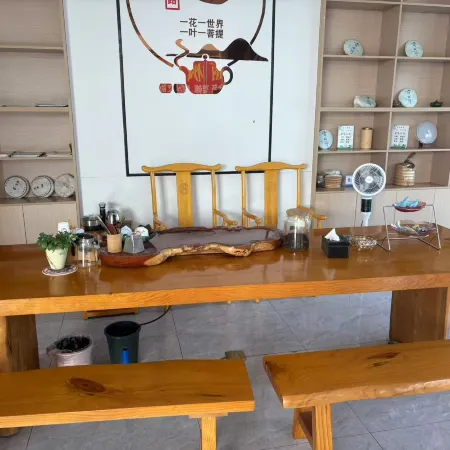 Cha Ting Holiday Hotel
