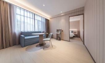 HanTing Hotel (Yichun Zhuoyue Wanxiangcheng Beishan Park)