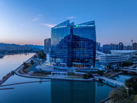 Wyndham Garden Hotel, Wenzhou South Railway Station Отели рядом с достопримечательностью «Wenzhou-Kean University»