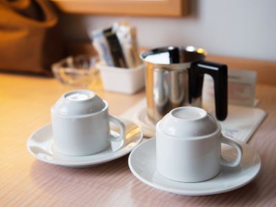 【喫煙】セミダブル14㎡(本館ステーションウィング) ホテルアザット那覇（安里駅前）の写真