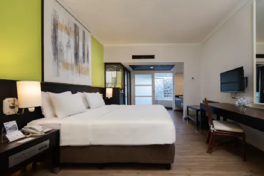 Prime Plaza Hotel Sanur – Bali Отели рядом с достопримечательностью «Bali Theatre»