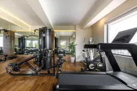 Hotel Thrive, A Tropical Courtyard - Gym