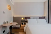 Homeinn Plus Hotel (Shanghai Bund Nanjing Road Pedestrian Street)