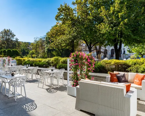 Sofitel Warsaw Victoria Hotels near Bank Square