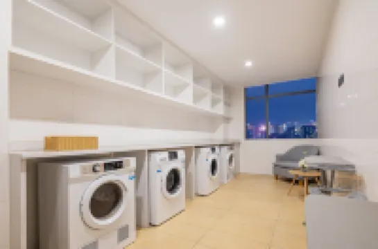 Vienna International Hotel (Yichang East Railway Station Passenger Transport Center)