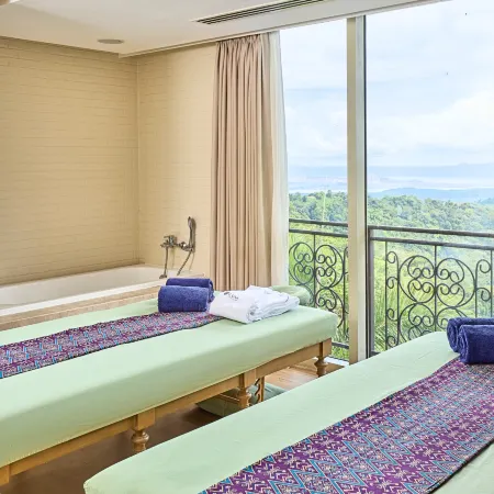 Twin Lakes Hotel near Tagaytay