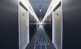 Yoon Esports Hotel (Shanghai Wantai Plaza Guangzhong Road Branch)