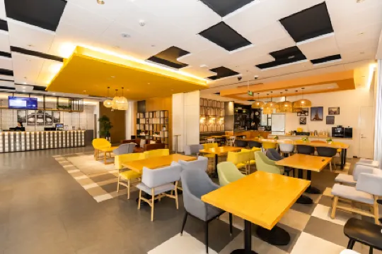 Campanile Hotel (Shanghai Hongqiao Airport National Exhibition and Convention Center) Отели рядом с достопримечательностью «Xinshang Life Square»