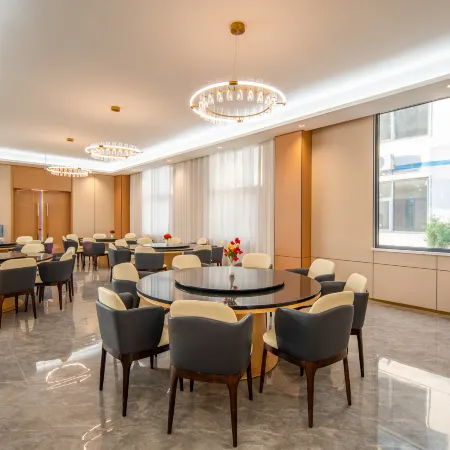 Xinyang Rezen Retreat Hotel (Nanwan Lake)